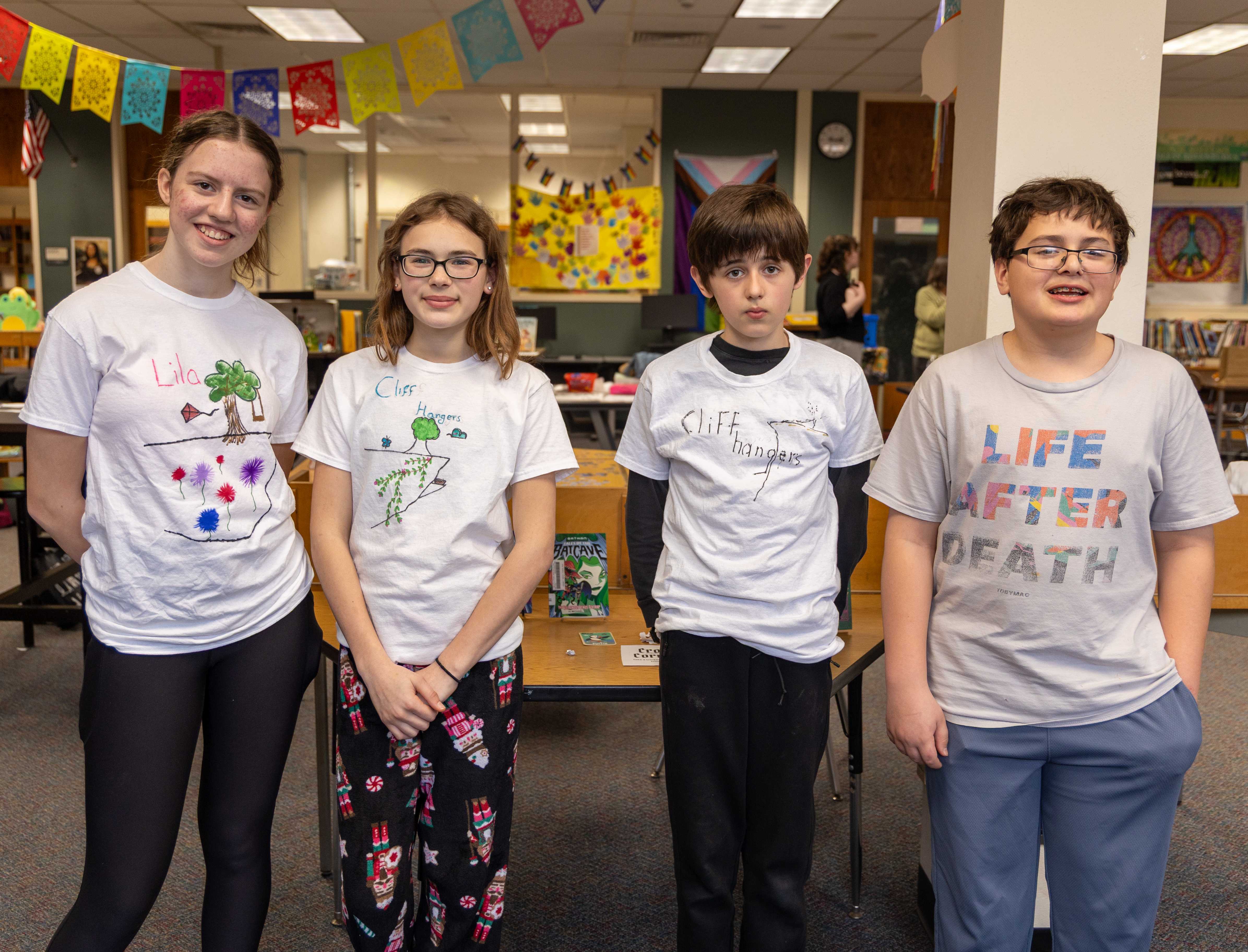 Cliff Hangers undefined Edgar Charbonnel, Lila Phillips, Juliette Davis, Carlos Ullman